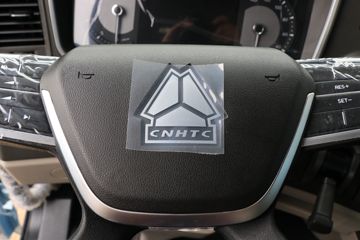 ��������HOWO TS7 12.4L LNG 480���� 6X4 �й�����12�� AMT�Զ��� ǣ����ͼƬ