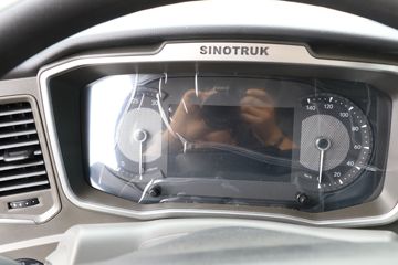 ��������HOWO TS7 12.4L LNG 480���� 6X4 �й�����12�� AMT�Զ��� ǣ����ͼƬ