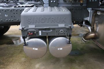 ��������HOWO TS7 12.4L LNG 480���� 6X4 �й�����12�� AMT�Զ��� ǣ����ͼƬ