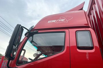 ŷ������ 4.5L���� 240���� 4X2 ��ʿ��8�� 9.8����ʽ�ػ���ͼƬ