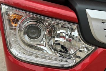 ŷ������ 4.5L���� 240���� 4X2 ��ʿ��8�� 9.8����ʽ�ػ���ͼƬ