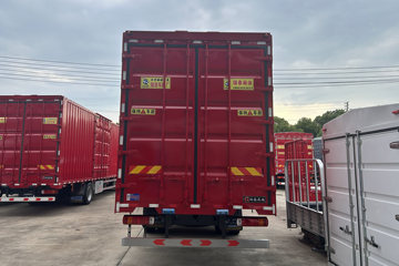 ŷ������ 4.5L���� 240���� 4X2 ��ʿ��8�� 9.8����ʽ�ػ���ͼƬ