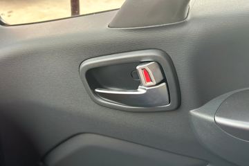 ŷ������ 4.5L���� 240���� 4X2 ��ʿ��8�� 9.8����ʽ�ػ���ͼƬ