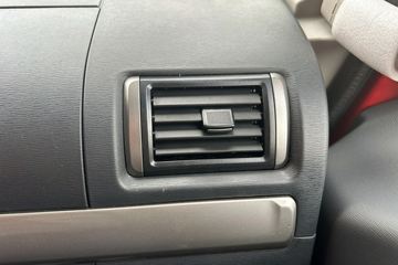 ŷ������ 4.5L���� 240���� 4X2 ��ʿ��8�� 9.8����ʽ�ػ���ͼƬ