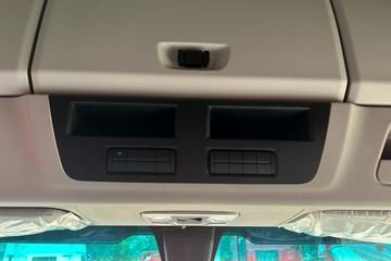 ŷ������ 4.5L���� 240���� 4X2 ��ʿ��8�� 9.8����ʽ�ػ���ͼƬ