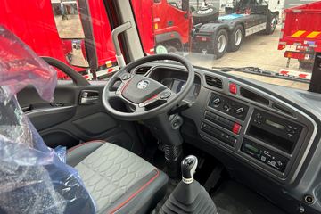 ŷ������ 4.5L���� 240���� 4X2 ��ʿ��8�� 9.8����ʽ�ػ���ͼƬ