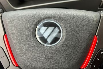 ŷ������ 4.5L���� 240���� 4X2 ��ʿ��8�� 9.8����ʽ�ػ���ͼƬ