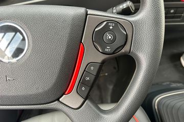 ŷ������ 4.5L���� 240���� 4X2 ��ʿ��8�� 9.8����ʽ�ػ���ͼƬ