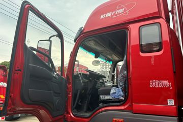 ŷ������ 4.5L���� 240���� 4X2 ��ʿ��8�� 9.8����ʽ�ػ���ͼƬ