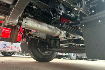 ŷ������ 4.5L���� 240���� 4X2 ��ʿ��8�� 9.8����ʽ�ػ���ͼƬ