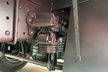 ŷ������ 4.5L���� 240���� 4X2 ��ʿ��8�� 9.8����ʽ�ػ���ͼƬ