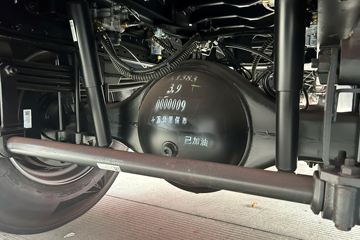 ŷ������ 4.5L���� 240���� 4X2 ��ʿ��8�� 9.8����ʽ�ػ���ͼƬ
