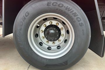 ŷ������ 4.5L���� 240���� 4X2 ��ʿ��8�� 9.8����ʽ�ػ���ͼƬ