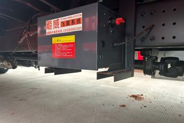ŷ������ 4.5L���� 240���� 4X2 ��ʿ��8�� 9.8����ʽ�ػ���ͼƬ