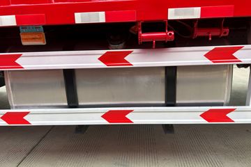 ŷ������ 4.5L���� 240���� 4X2 ��ʿ��8�� 9.8����ʽ�ػ���ͼƬ