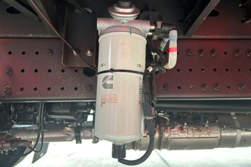 ŷ������ 4.5L���� 240���� 4X2 ��ʿ��8�� 9.8����ʽ�ػ���ͼƬ