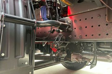 ŷ������ 4.5L���� 240���� 4X2 ��ʿ��8�� 9.8����ʽ�ػ���ͼƬ