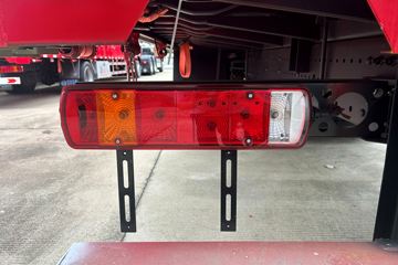 ŷ������ 4.5L���� 240���� 4X2 ��ʿ��8�� 9.8����ʽ�ػ���ͼƬ