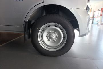 ������Խ ����K5 ������ 2L CNG 120���� 5�� 2.7��˫������΢��ͼƬ