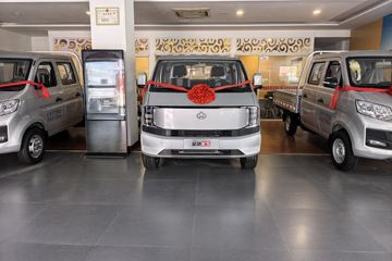 ������Խ ����K5 ������ 2L CNG 120���� 5�� 2.7��˫������΢��ͼƬ