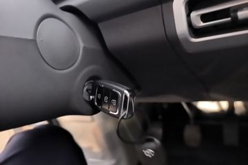 ������Խ ����K5 ������ 2L CNG 120���� 5�� 2.7��˫������΢��ͼƬ