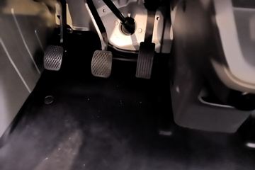 ������Խ ����K5 ������ 2L CNG 120���� 5�� 2.7��˫������΢��ͼƬ