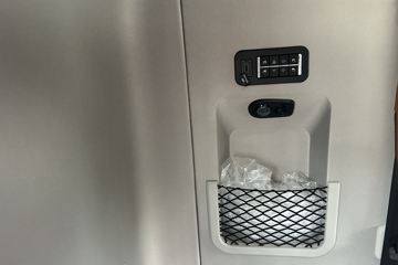 ŷ������3 7L���� 350���� 4X2 �߶� 6.8���Ű������ػ���ͼƬ