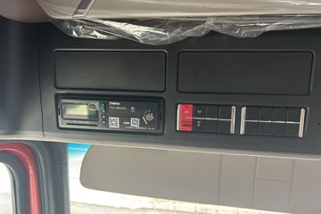 ŷ������3 7L���� 350���� 4X2 �߶� 6.8���Ű������ػ���ͼƬ