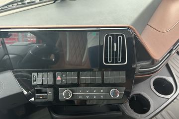 ŷ������3 7L���� 350���� 4X2 �߶� 6.8���Ű������ػ���ͼƬ