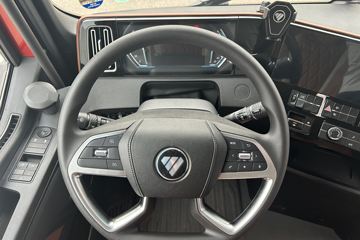 ŷ������3 7L���� 350���� 4X2 �߶� 6.8���Ű������ػ���ͼƬ