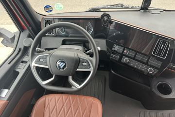 ŷ������3 7L���� 350���� 4X2 �߶� 6.8���Ű������ػ���ͼƬ