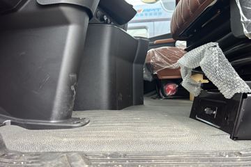 ŷ������3 7L���� 350���� 4X2 �߶� 6.8���Ű������ػ���ͼƬ
