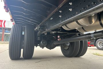 ŷ������3 7L���� 350���� 4X2 �߶� 6.8���Ű������ػ���ͼƬ
