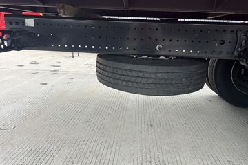 ŷ������3 7L���� 350���� 4X2 �߶� 6.8���Ű������ػ���ͼƬ