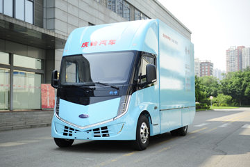 庆铃五十铃铃坤 旗舰版续航574km 宁德时代 100kWh 功率180kW
