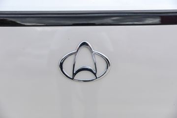������Խ ���� �콢�� 1.6L���� 120���� ������5�� Һɲ 3.8�׵�������΢��ͼƬ