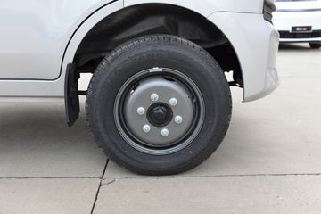 ������Խ ���� �콢�� 1.6L���� 120���� ������5�� Һɲ 3.8�׵�������΢��ͼƬ