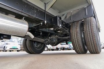 ������Խ ���� �콢�� 1.6L���� 120���� ������5�� Һɲ 3.8�׵�������΢��ͼƬ