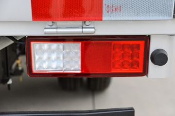 ������Խ ���� �콢�� 1.6L���� 120���� ������5�� Һɲ 3.8�׵�������΢��ͼƬ