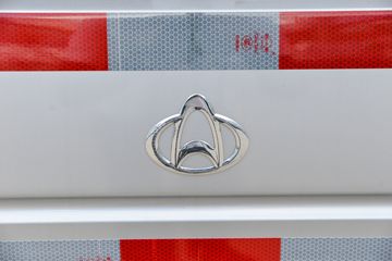 ������Խ ���� �콢�� 1.6L���� 120���� ������5�� Һɲ 3.8�׵�������΢��ͼƬ