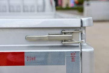 ������Խ ���� �콢�� 1.6L���� 120���� ������5�� Һɲ 3.8�׵�������΢��ͼƬ