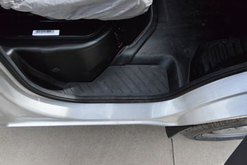 ������Խ ����K5 ���ʰ� 1.6L���� 120���� 5�� 3.3�׵�������΢��ͼƬ