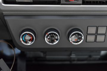 ������Խ ����K5 ���ʰ� 1.6L���� 120���� 5�� 3.3�׵�������΢��ͼƬ