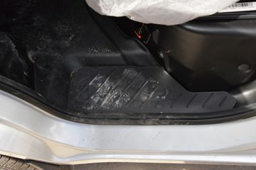 ������Խ ����K5 ���ʰ� 1.6L���� 120���� 5�� 3.3�׵�������΢��ͼƬ
