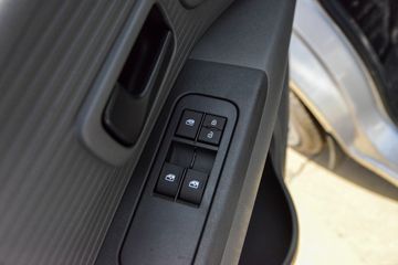 ������Խ ����K5 ���ʰ� 1.6L���� 120���� 5�� 3.3�׵�������΢��ͼƬ