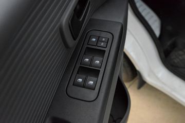������Խ ����K5 �콢�� 2L���� 139���� 5�� 2.7��˫������΢��ͼƬ