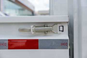 ������Խ ����K5 �콢�� 2L���� 139���� 5�� 2.7��˫������΢��ͼƬ