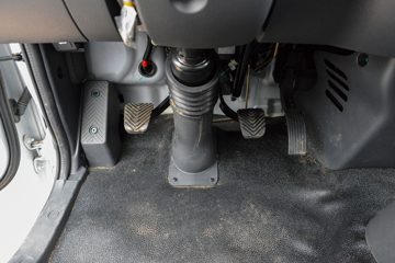 ����;��T5 1.6L���� 122���� ����5�� Һɲ 3.1�׵�������΢��ͼƬ