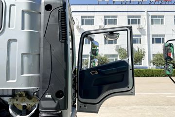 ���桤��X7 2.5L���� 185���� ��ʿ��10�� ���� 4.18�׵��Ų�դʽ�Ῠ(˯�߲�)ͼƬ