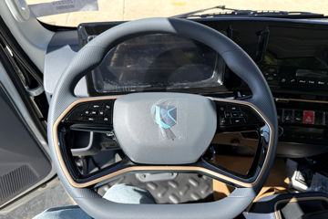 ���桤��X7 2.5L���� 185���� ��ʿ��10�� ���� 4.18�׵��Ų�դʽ�Ῠ(˯�߲�)ͼƬ